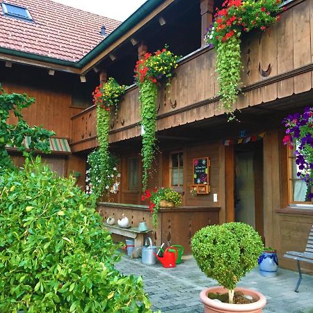 Bnb Deheimelig Bed & Breakfast Huttwil Bagian luar foto