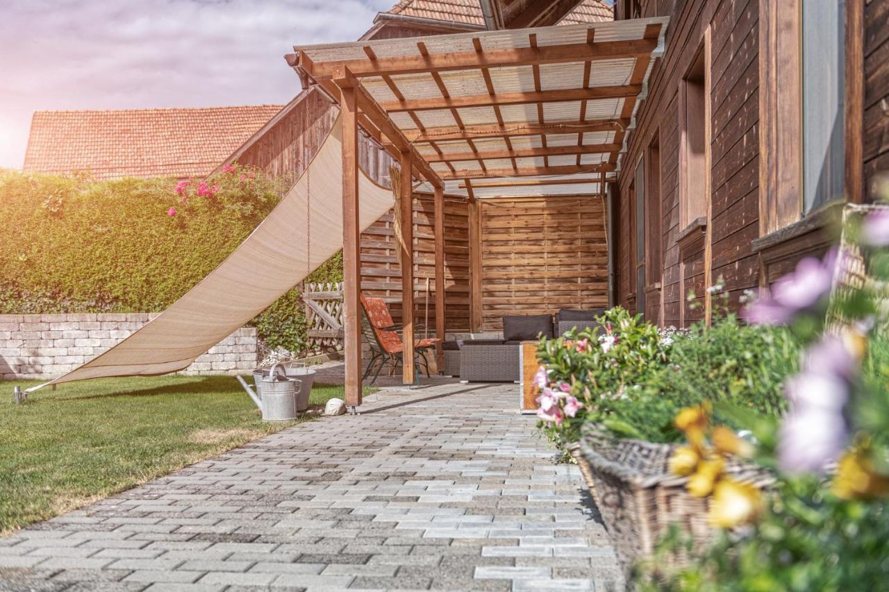 Bnb Deheimelig Huttwil Bagian luar foto