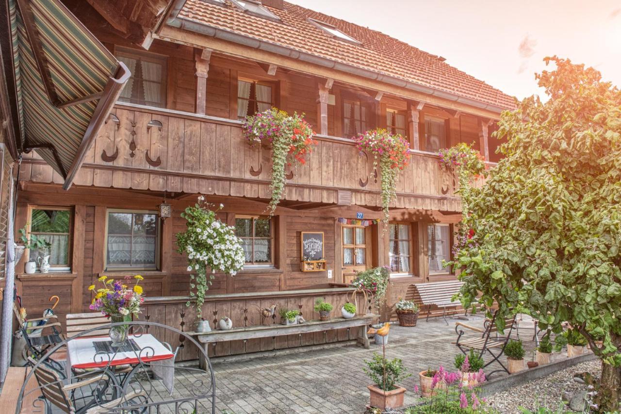 Bnb Deheimelig Bed & Breakfast Huttwil Bagian luar foto