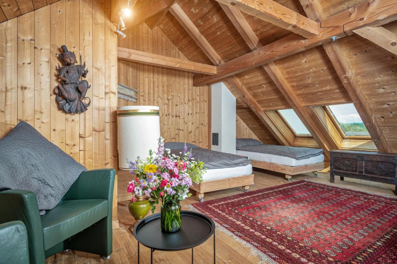 Bnb Deheimelig Bed & Breakfast Huttwil Bagian luar foto