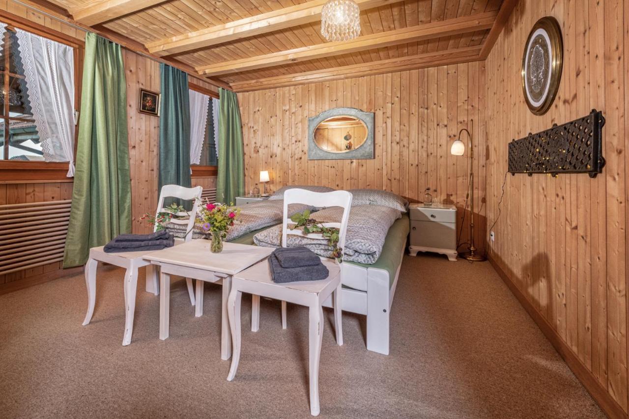 Bnb Deheimelig Bed & Breakfast Huttwil Bagian luar foto